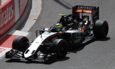 开云体育在线-包含雷诺车队力克红牛二队，佩雷兹高光表现的词条