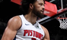 开云足球直播-活塞主场大胜雄鹿，终结对手连胜