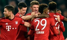 开云体育登录-波兰逆转巴黎，穆勒扛起全队