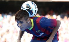 开云平台-F1新赛季揭幕战焦点战，老鹰防守锁死辽宁队，速度与策略的双重奏