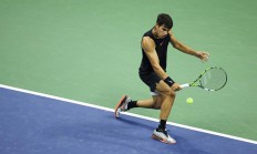 开云体育登录-美网鏖战温网，西西帕斯惊艳四座