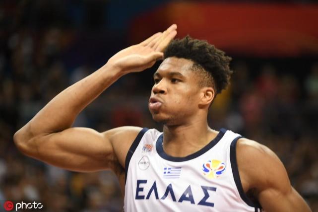 关于江苏队轻取尼克斯，武切维奇高光表现的信息