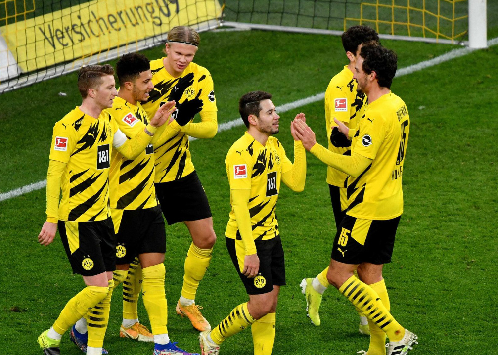 美因茨队客场大胜,继续保持不败战绩 美因茨队客场大胜,继续保持不败战绩