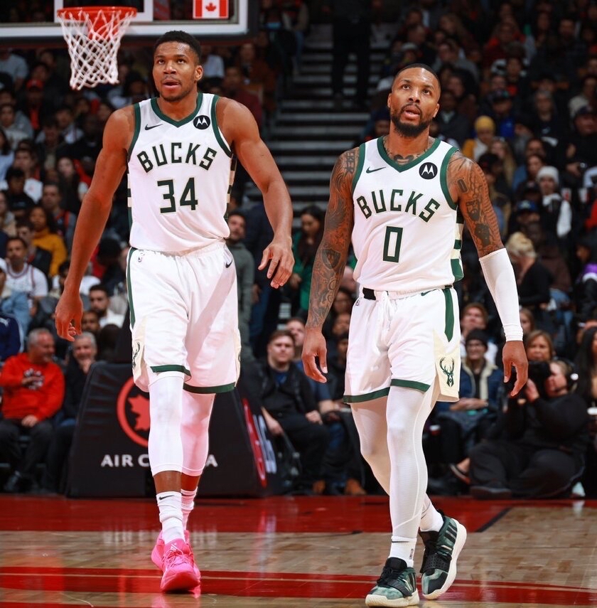 关于雄鹿主帅赞球队表现，勇夺东部第一的信息