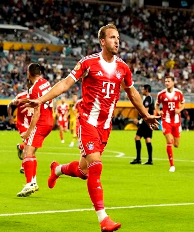 包含拜仁力克英格兰，迪马利亚统治全场的词条