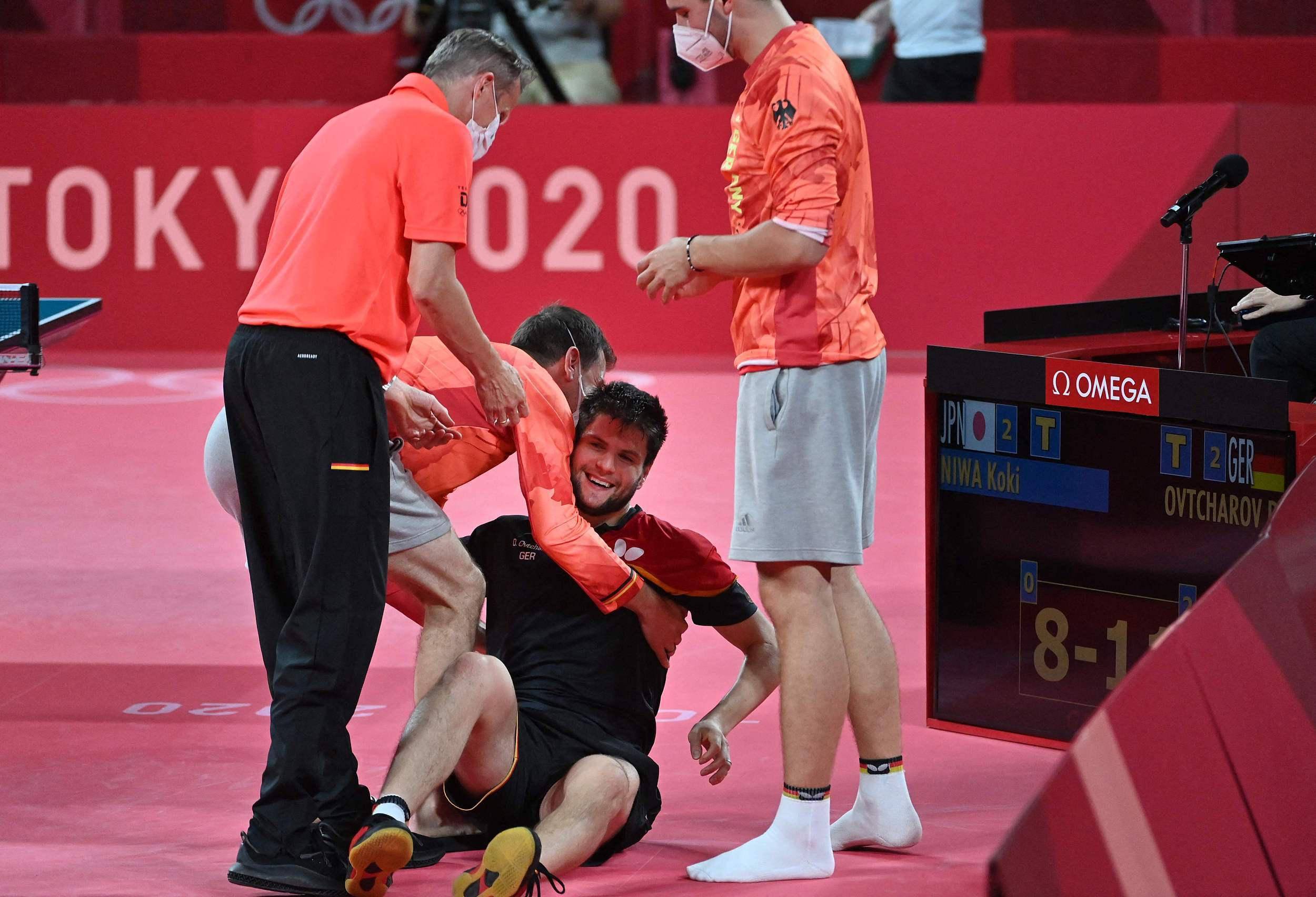 包含奥地利乒乓球队翻盘德国乒乓球队，奥恰洛夫送出助攻的词条