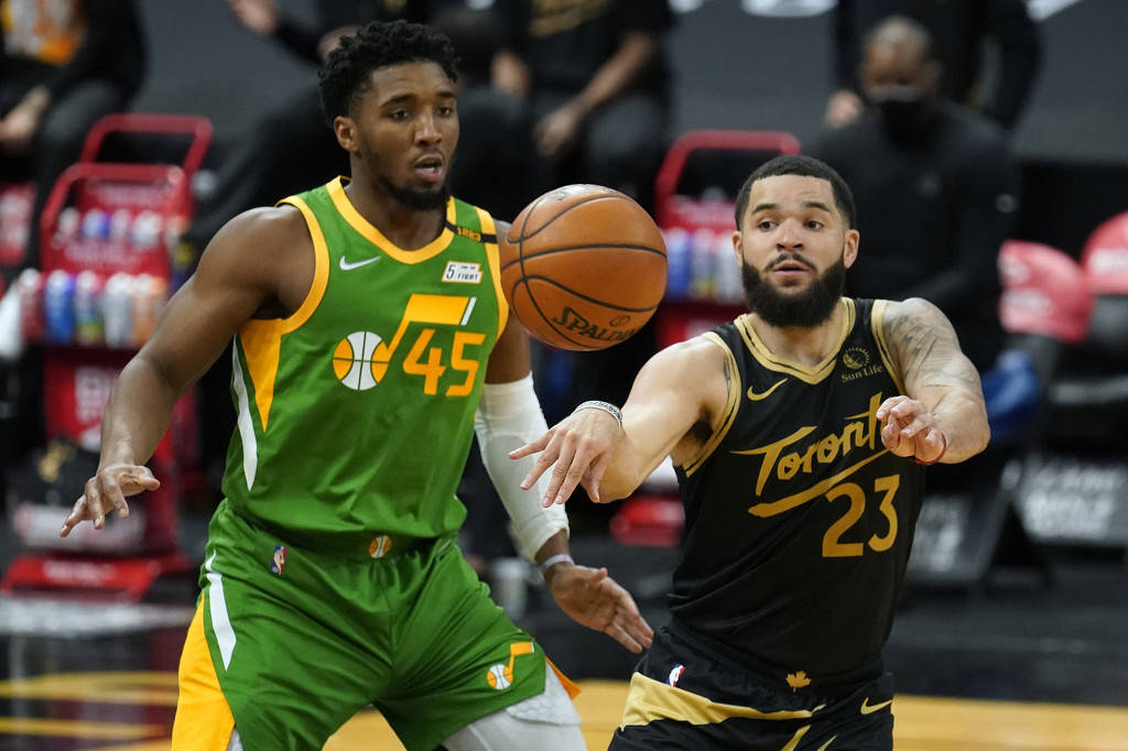 关于乌拉圭险胜荷兰，罗德里戈三分雨点燃全场的信息