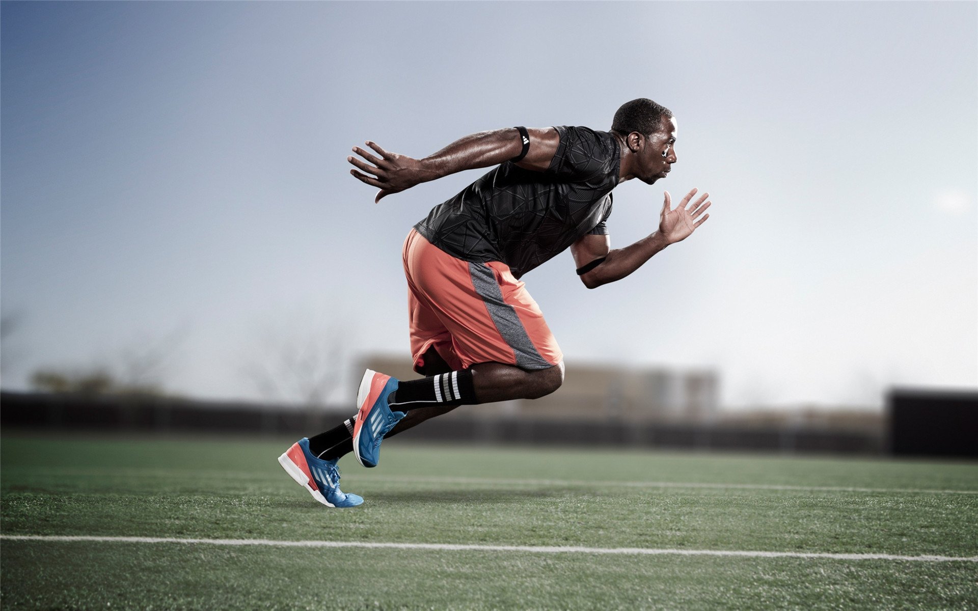 英超争冠之夜,伦纳德存在感拉满,当体育的戏剧性跨越时空共振