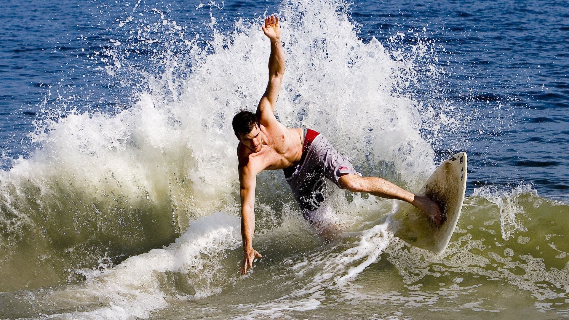 基米希加时绝杀惊艳四座，洪都拉斯创造历史逆转乌拉圭